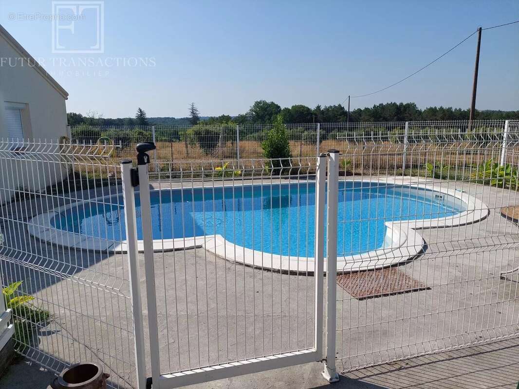 Maison avec 2 logements et piscine - photo 10