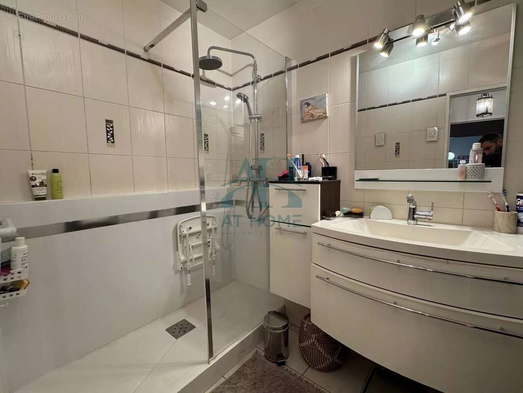 Appartement à PARIS-10E