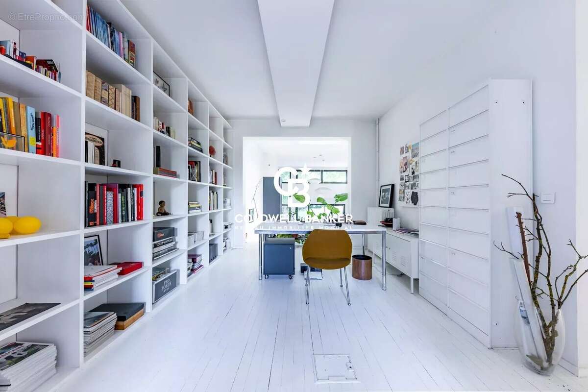 Maison à MARNES-LA-COQUETTE