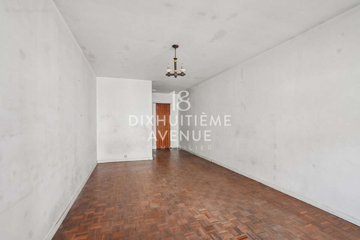 Appartement à PARIS-18E