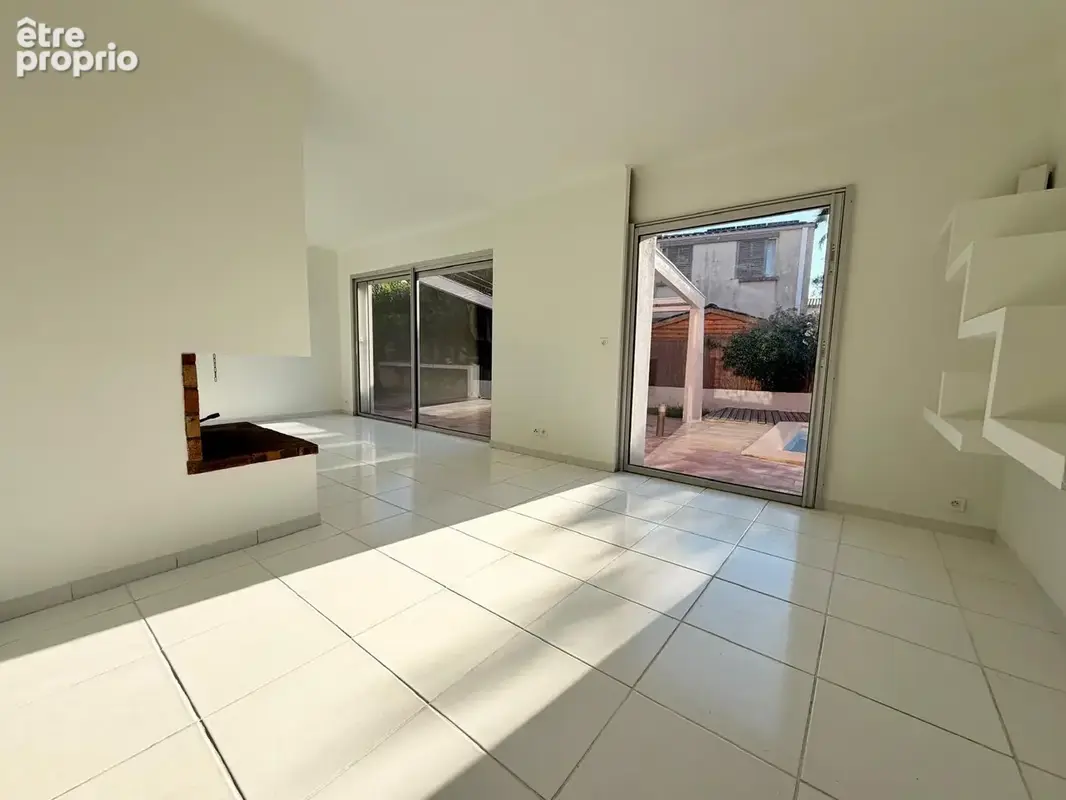 Pérols   villa  atypique t5 de 169m2 au sol avec piscine, jardin et garage - photo 8
