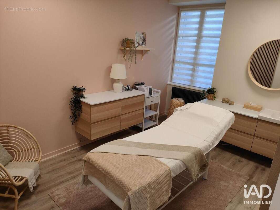 Photo 4 - Commerce à LONS-LE-SAUNIER