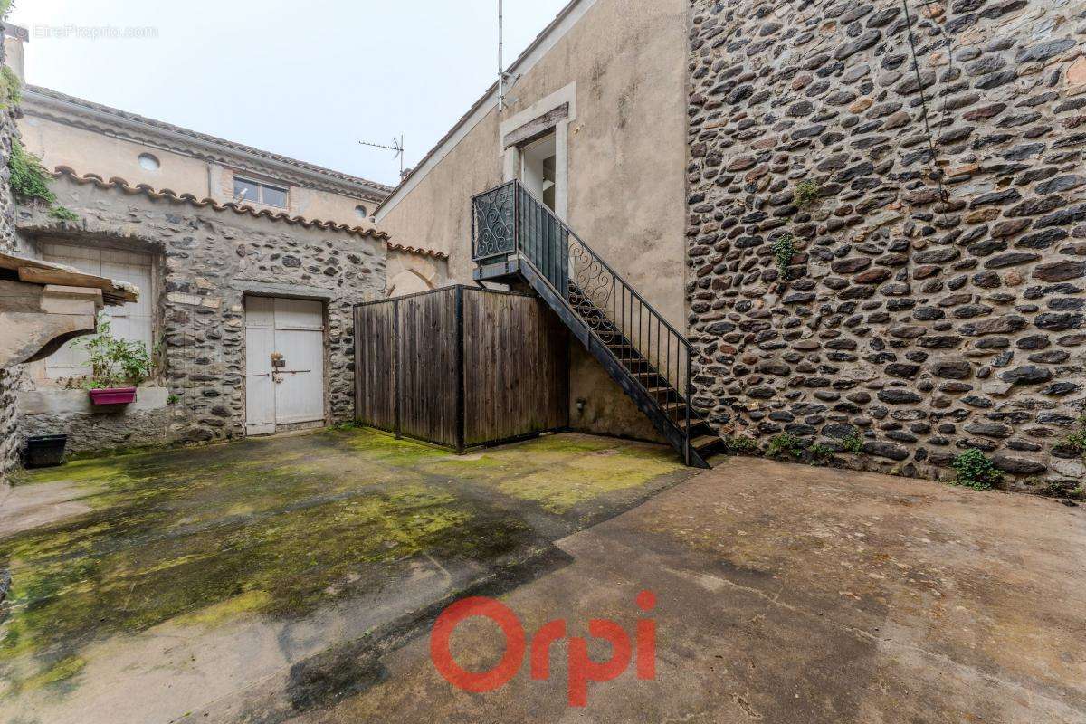 Appartement à ALBA-LA-ROMAINE