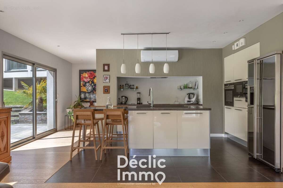 Maison à FARGUES-SAINT-HILAIRE