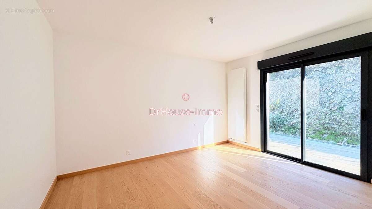 Maison 197 m² à Tourlaville  - photo 7