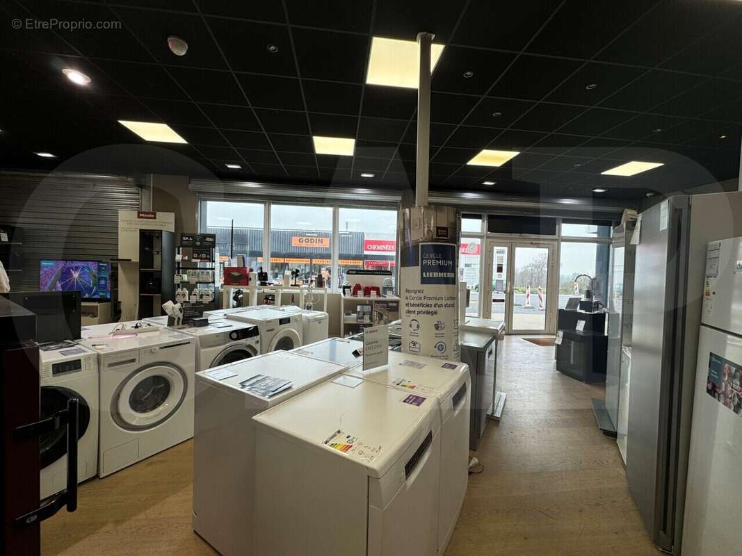 Commerce à LA CHAPELLE-DES-FOUGERETZ