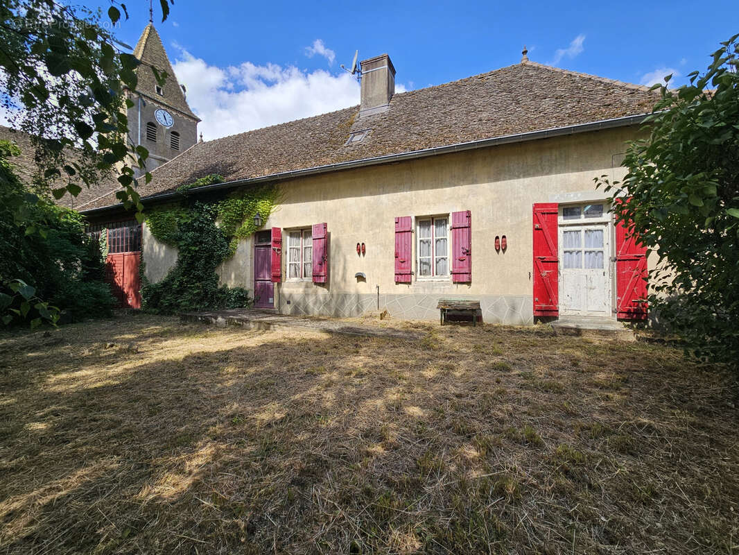 Maison à BRAGNY-SUR-SAONE