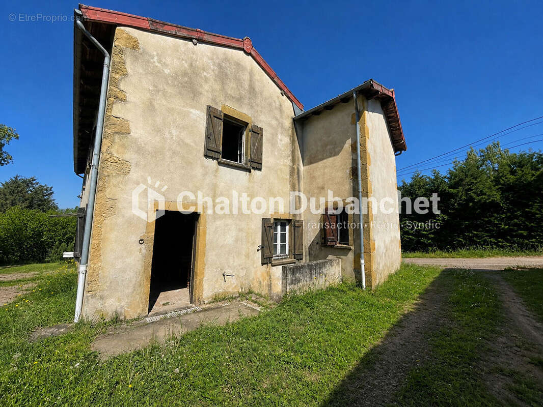 Maison à SAINT-DENIS-DE-CABANNE