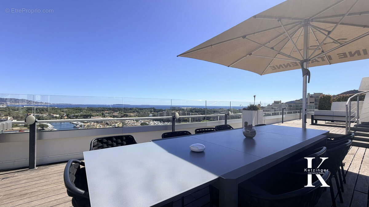 Appartement à MANDELIEU-LA-NAPOULE