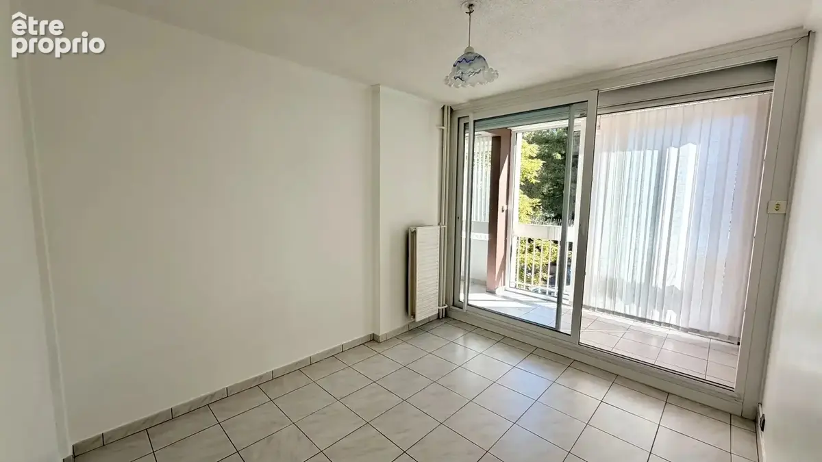 Appartement 4 pièces 81 m² à vendre à Vitrolles (13127) - photo 5