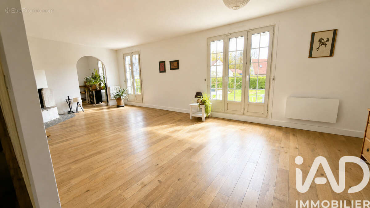 Maison 235 m² à Ermenonville  - photo 2
