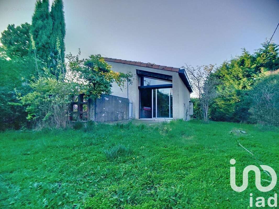 Photo 2 - Maison à SAINT-JEAN-DE-MUZOLS