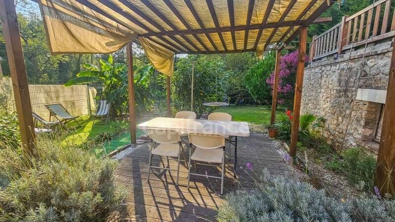 Appartement à FONTAINE-LA-RIVIERE