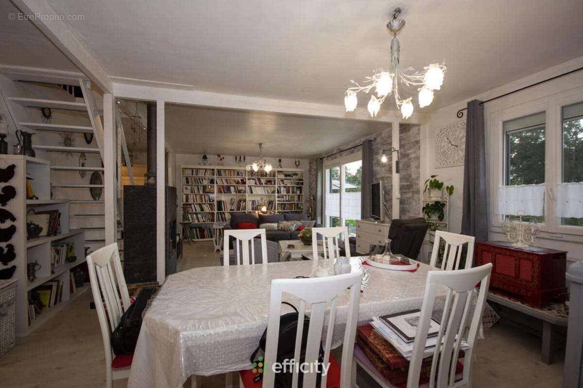 Maison à AVRIL-SUR-LOIRE