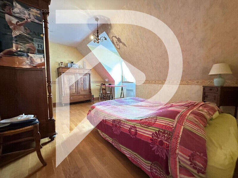 Maison à CREVECOEUR-SUR-L&#039;ESCAUT