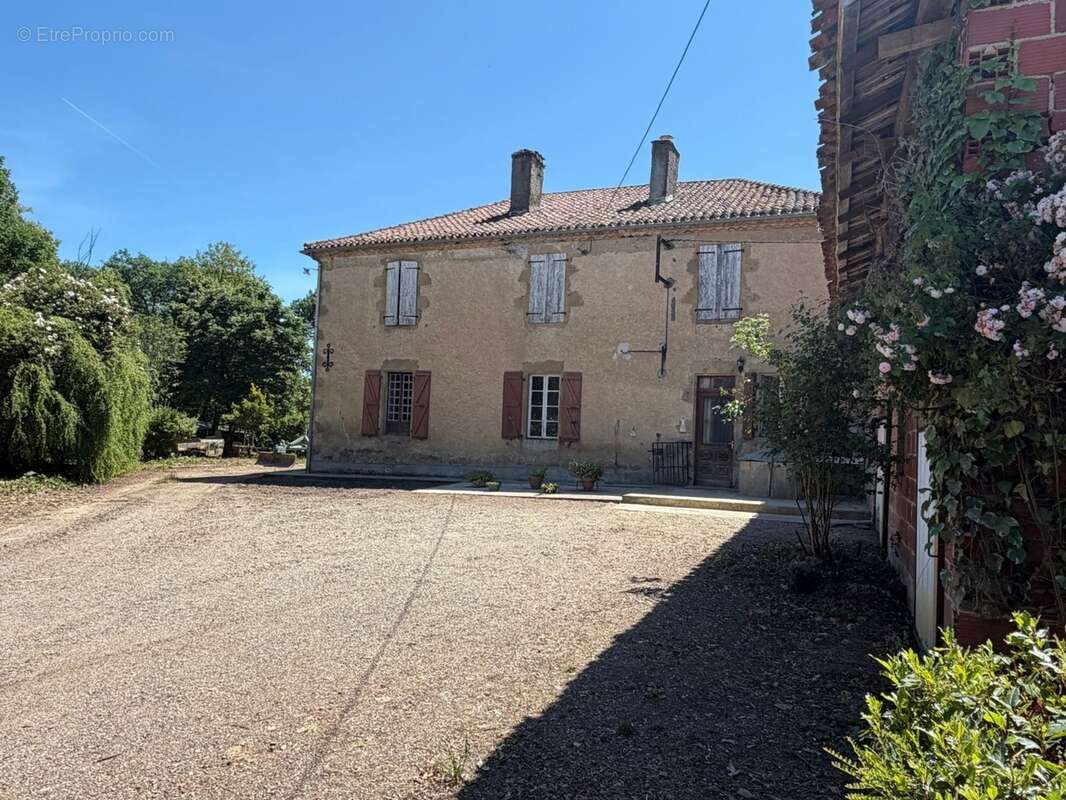 PLAISANCE (32); AUTHENTIQUE MAISON GASCONNE 300M2 dans son jus, un peu cachée, 1HA grandes dependances - photo 2