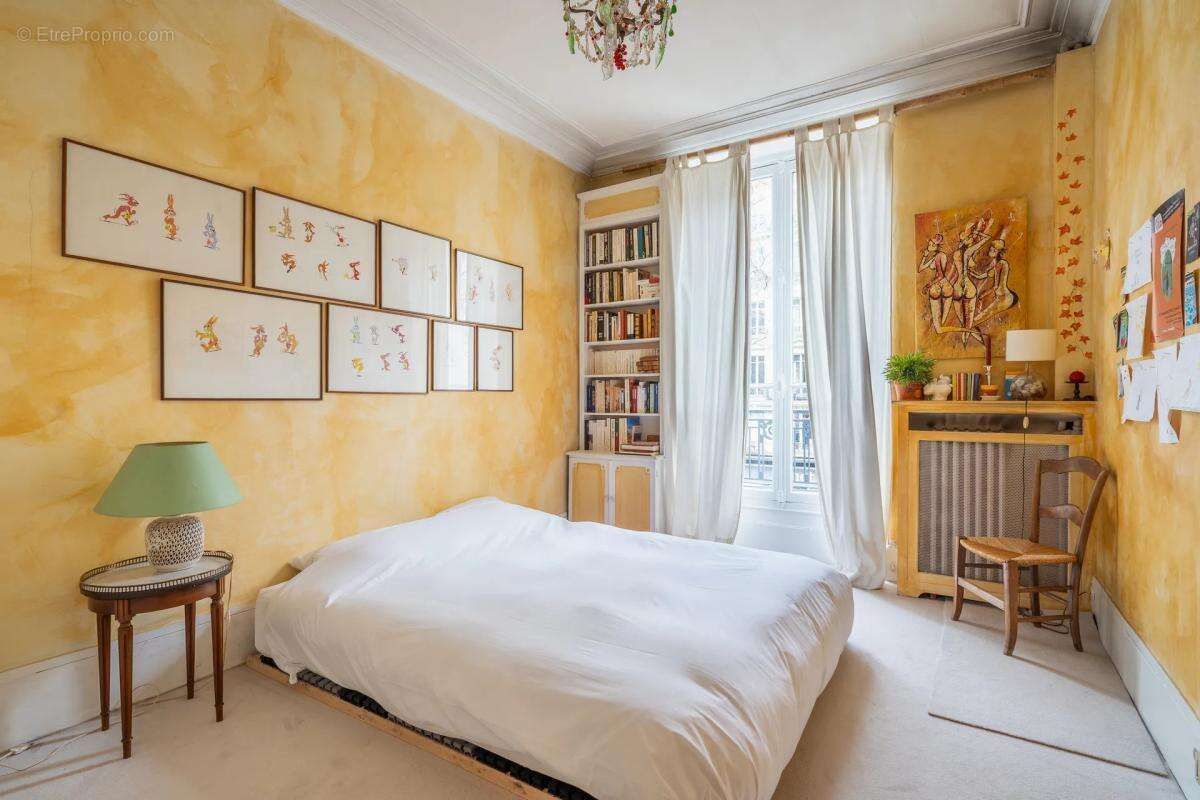 Appartement à PARIS-11E