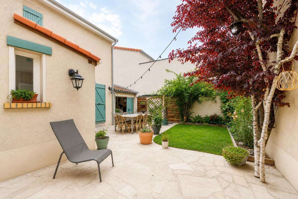 Maison rénovée 90m² à Reims - photo 22