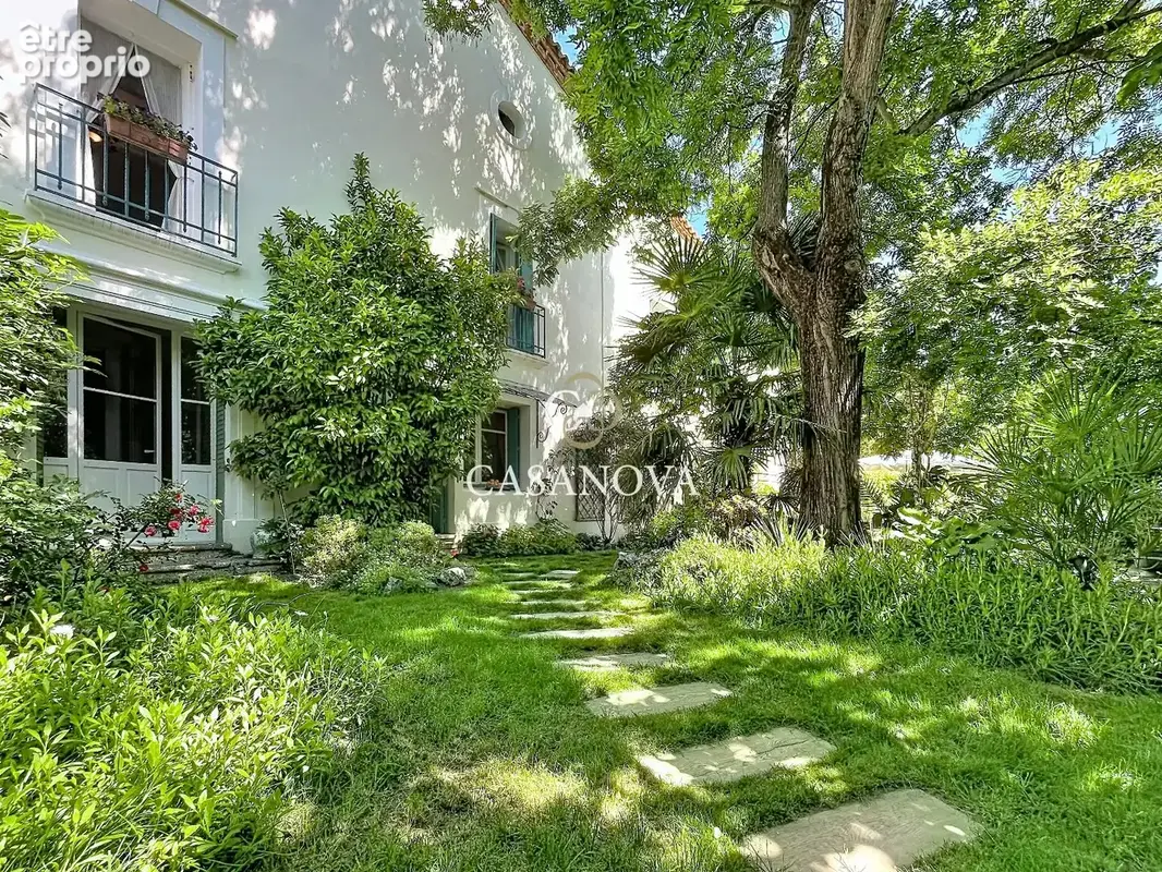 Rare ! Secteur PEZENAS, MAISON de CHARME, jardin intimiste, espace piscine, dépendances et appartement indépendant - photo 2