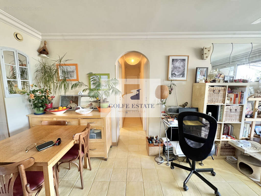 Appartement à LA CROIX-VALMER