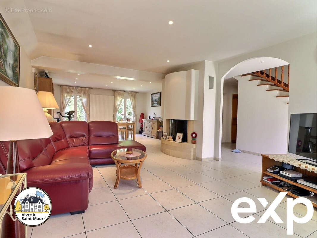 Maison à CHENNEVIERES-SUR-MARNE