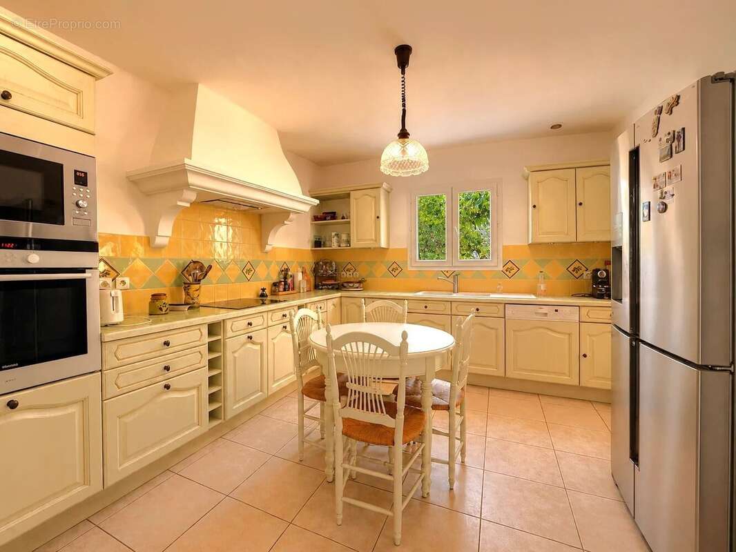 Draguignan villa plain pied t5 132 m2  3 chambres piscine garages - photo 8