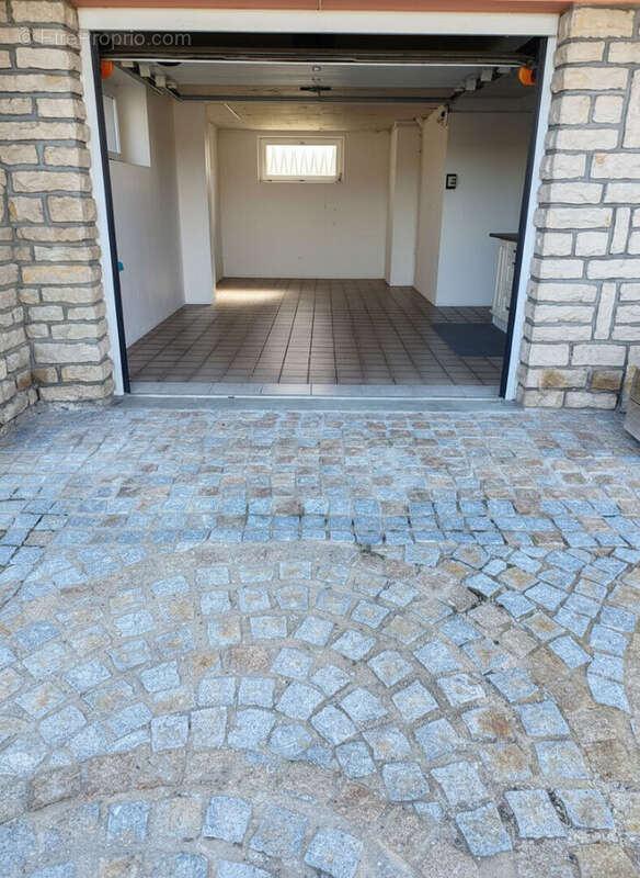 Maison à NEUFCHATEAU