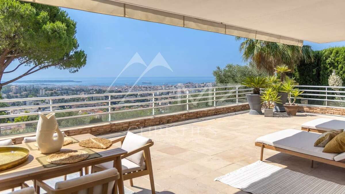 Appartement à LE CANNET