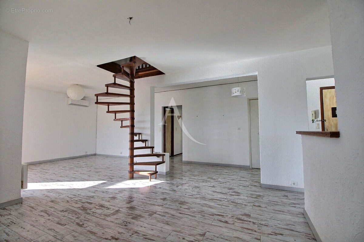 Maison à LA VALETTE-DU-VAR