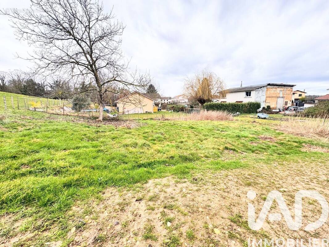 Photo 1 - Terrain à SAINT-VICTOR-DE-CESSIEU