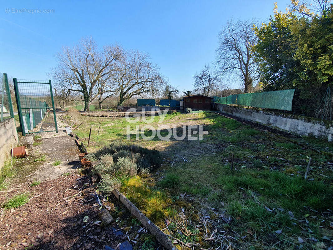Maison à MONT-SAINT-SULPICE