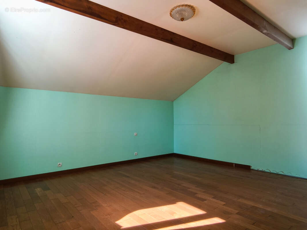 Maison à LA CHAPELLE-BATON