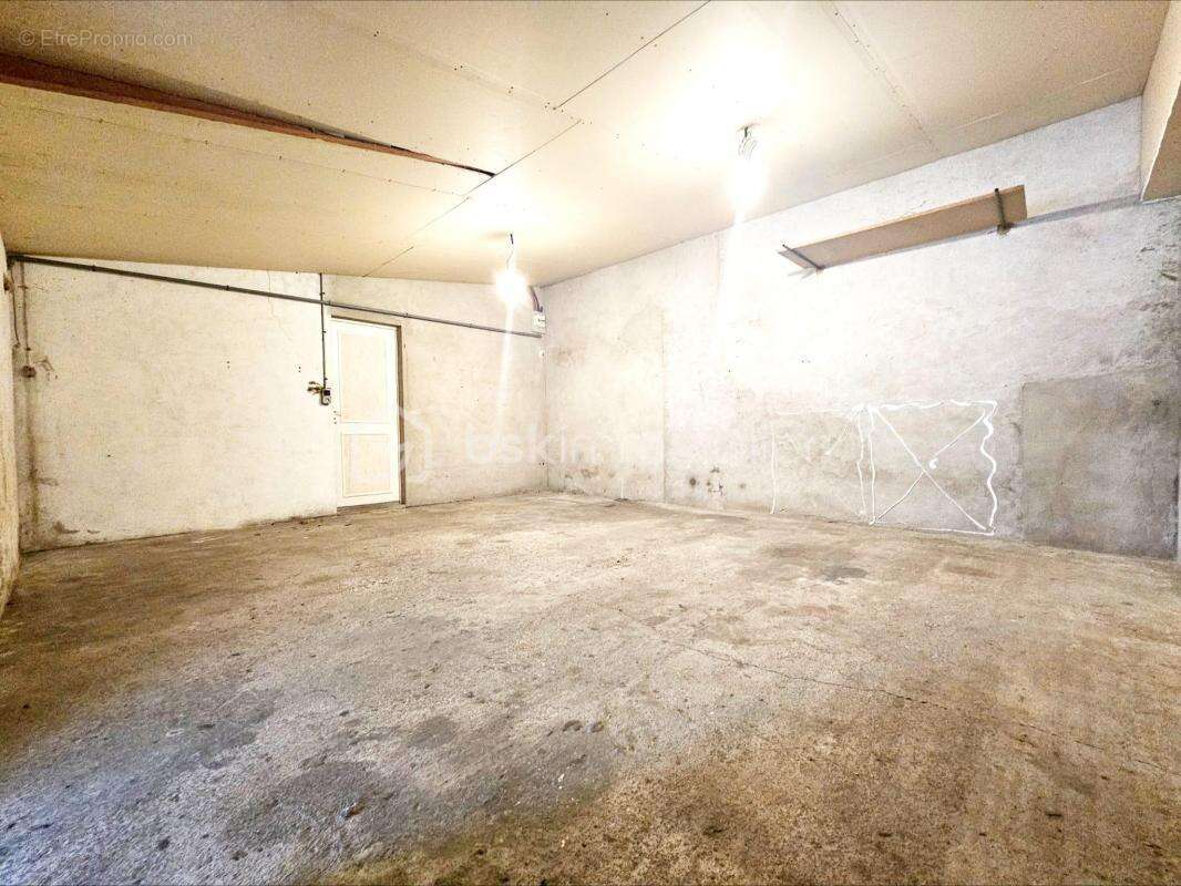 EXCEPTIONNELLE : Charme, espace et fort potentiel - 4 chambres dont une suite parentale - Piscine chauffée - Dépendances aménage - photo 17