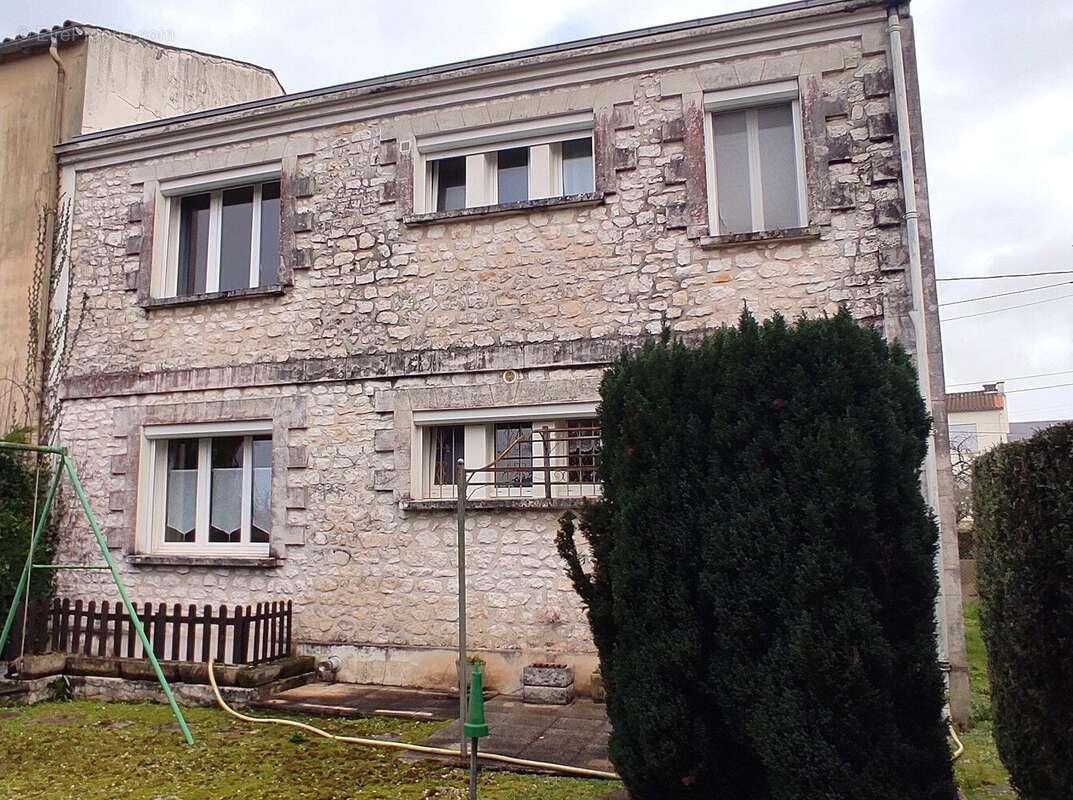 Maison à SAINTES