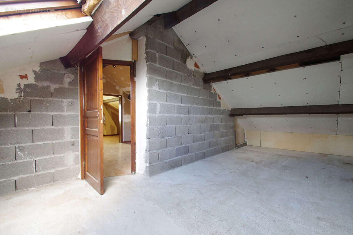 Maison familiale avec fort potentiel + Maison T2 de plain-pied indépendant - photo 13