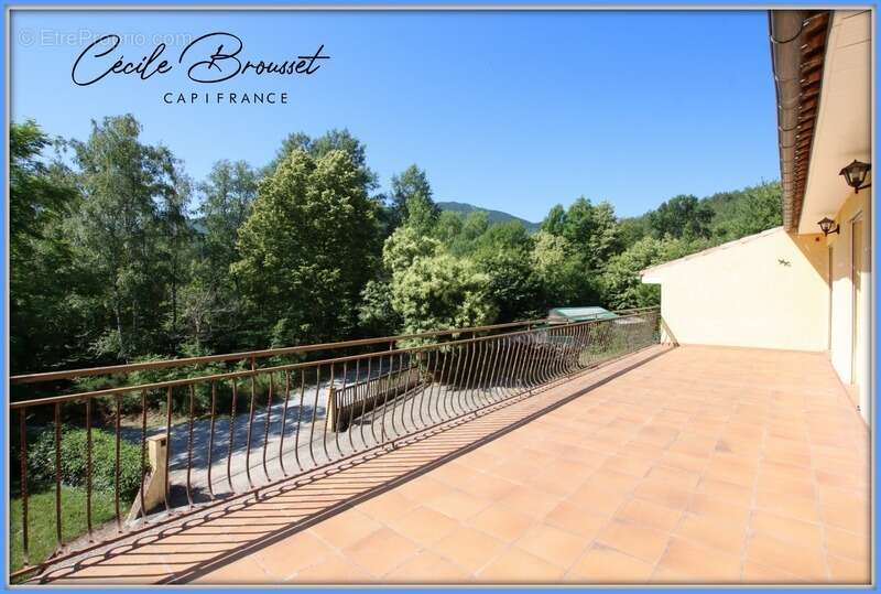 Belle villa de 2002 avec grand terrain et grand garage  SAINT LAURENT DE CERDANS (66) - photo 13