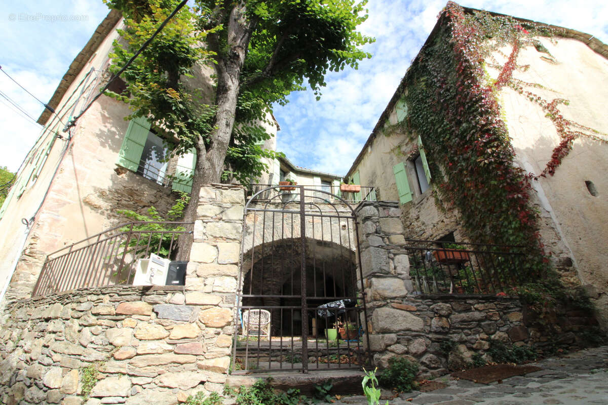 Maison à COLOMBIERES-SUR-ORB