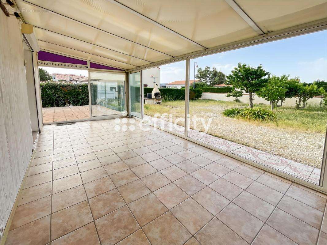 Maison 93 m² à Brem-Sur-Mer  - photo 4
