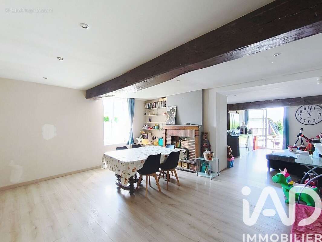 Maison 107 m² à Saulnieres  - photo 3