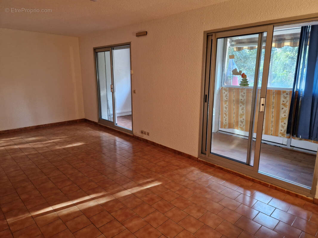 Appartement à SIX-FOURS-LES-PLAGES