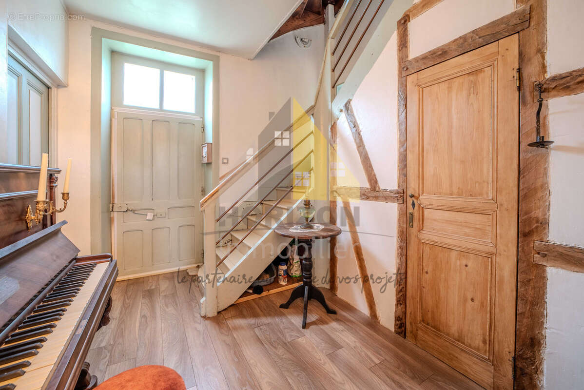 Maison à LONS-LE-SAUNIER