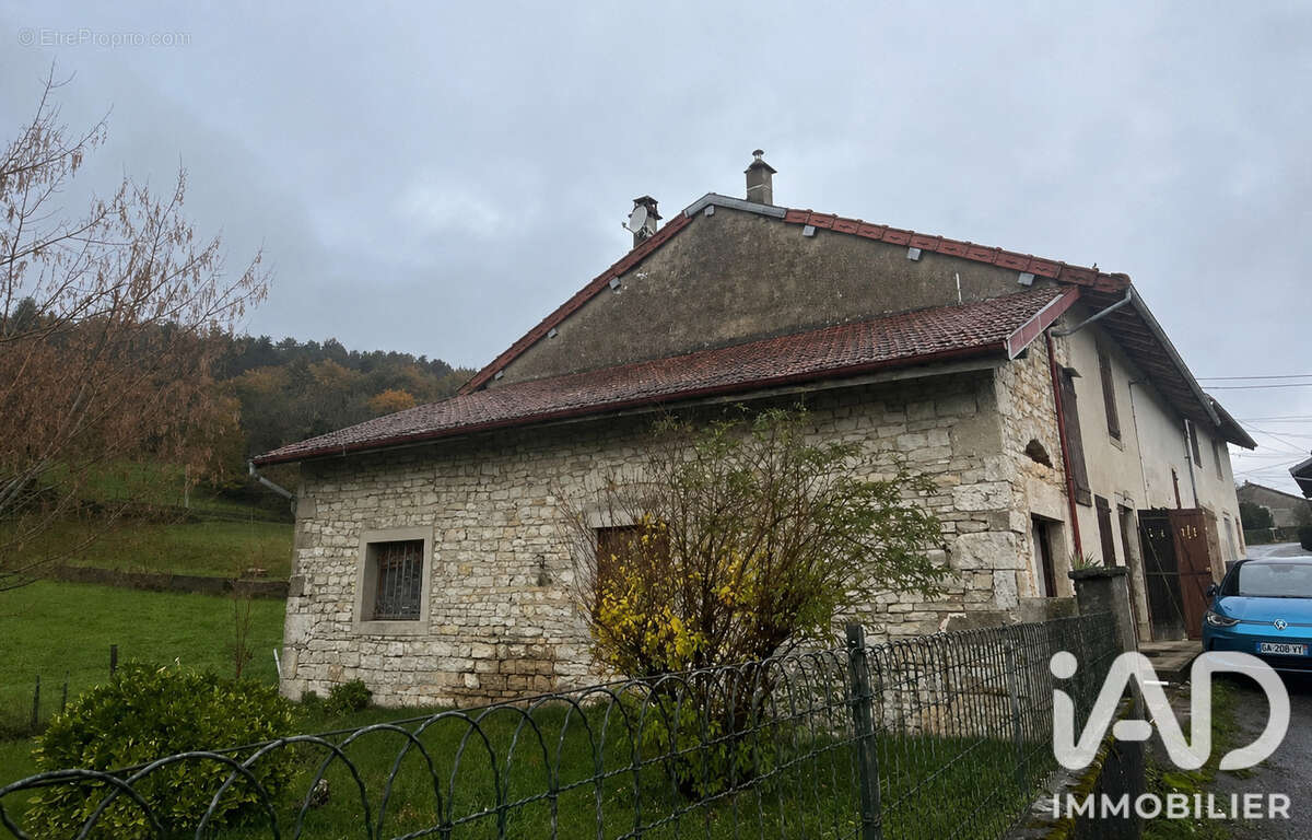 Maison 150 m² à Vosbles  - photo 2