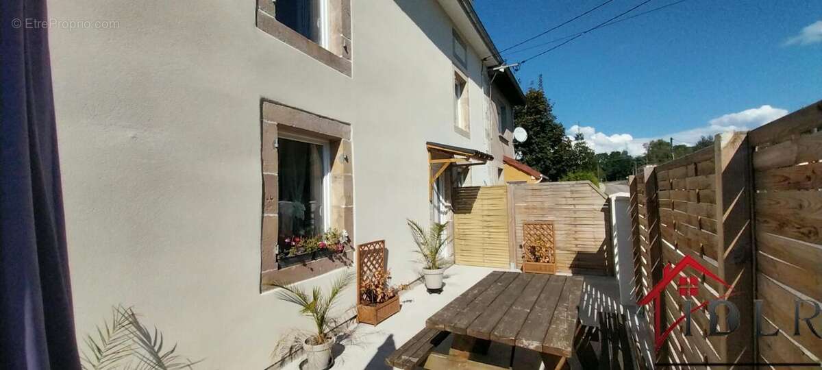 Maison à FOUGEROLLES