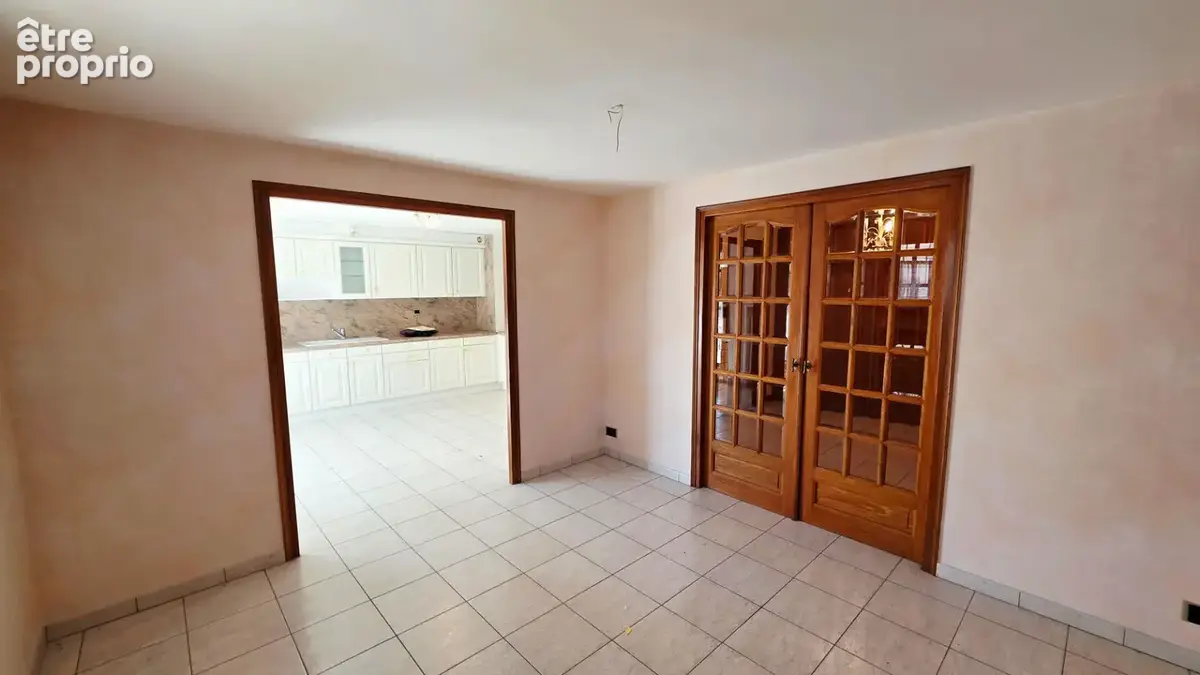 Villa Oyonnax 7 pièce(s) 269 m2 - photo 13