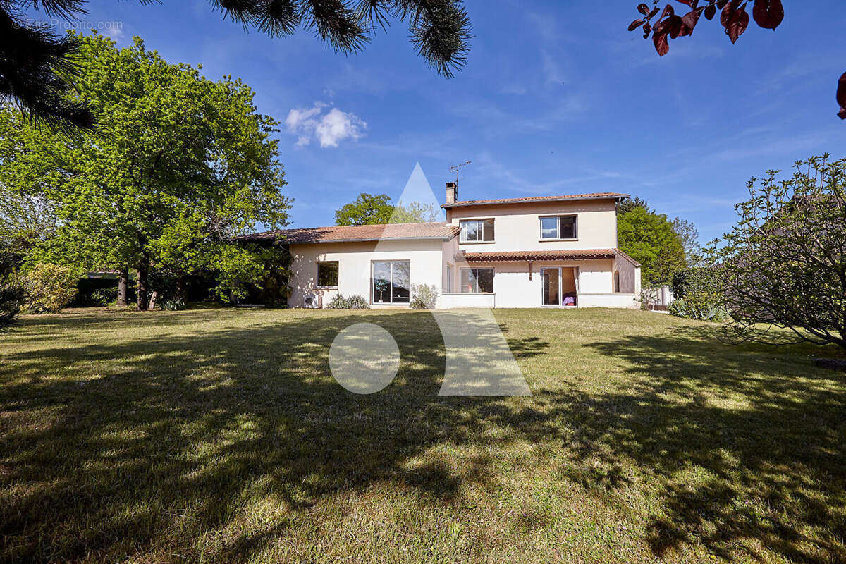 Maison à MONTMERLE-SUR-SAONE