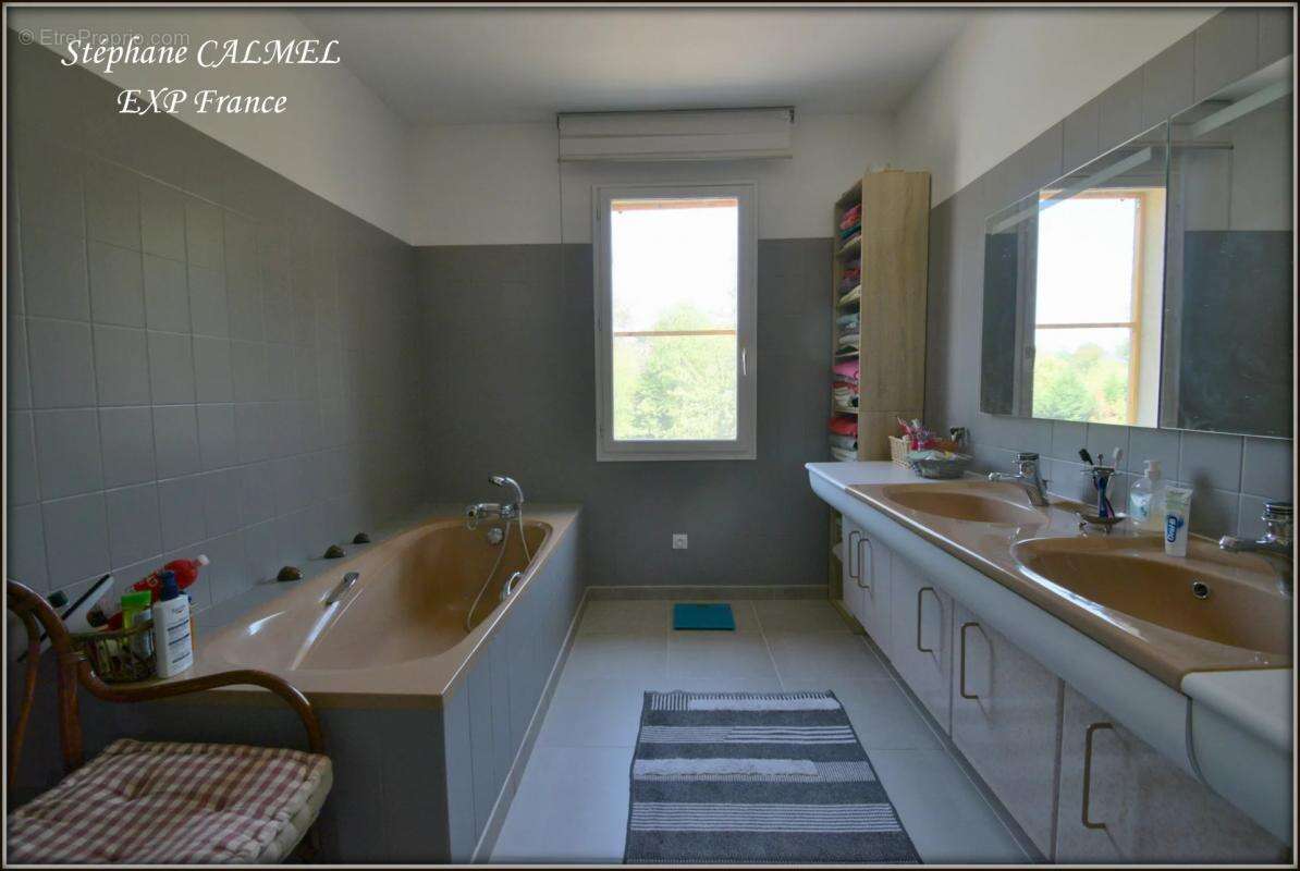 Maison à SAINT-FRONT-DE-PRADOUX