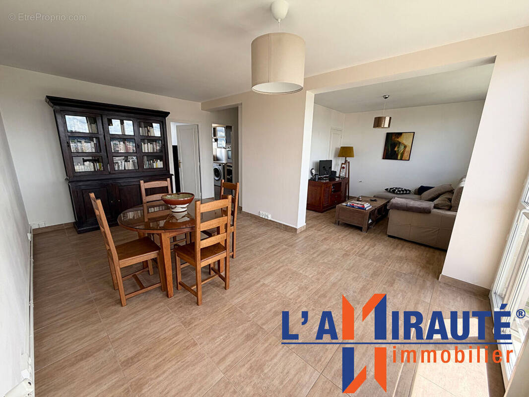 Appartement à SARTROUVILLE