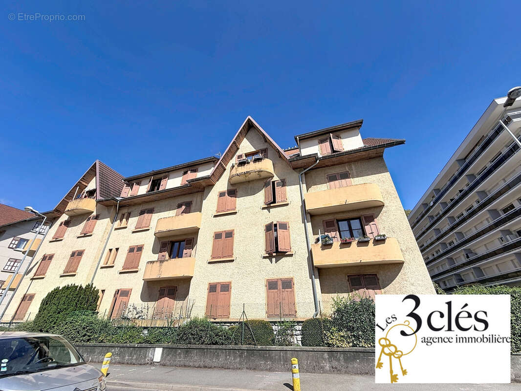 T3 traversant 57 m2   Dernier étage   La Cassine   Cave 12 m2   Parking - photo 8