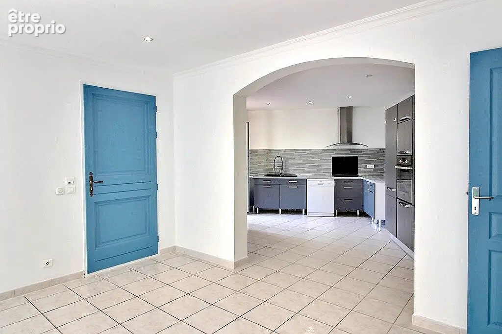 A VENDRE Villa  Venasque proche village sur 1169 m² de terrain clos et arboré. - photo 3