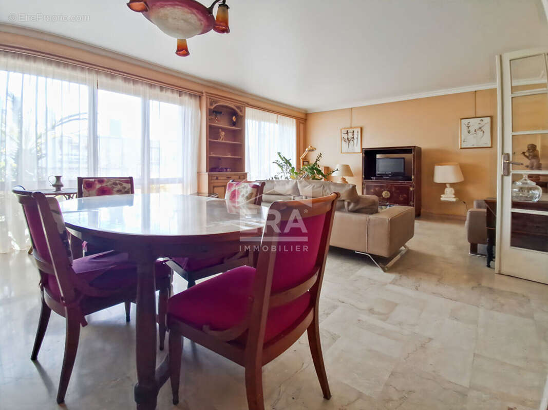 Appartement à MARSEILLE-4E